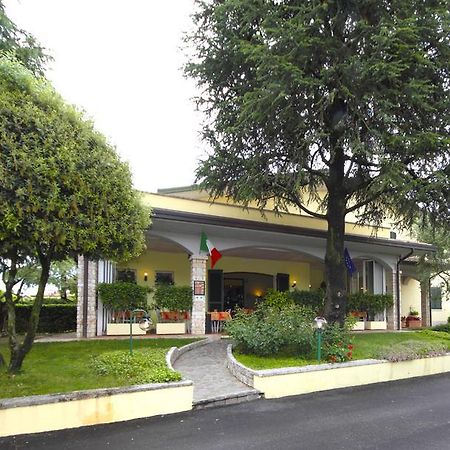 Albergo La Quiete Desenzano del Garda Ngoại thất bức ảnh