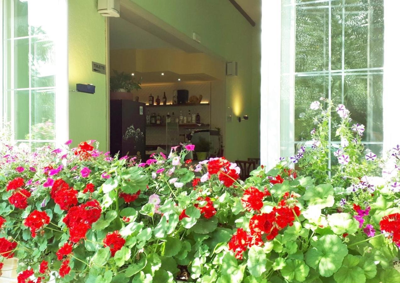 Albergo La Quiete Desenzano del Garda Ngoại thất bức ảnh