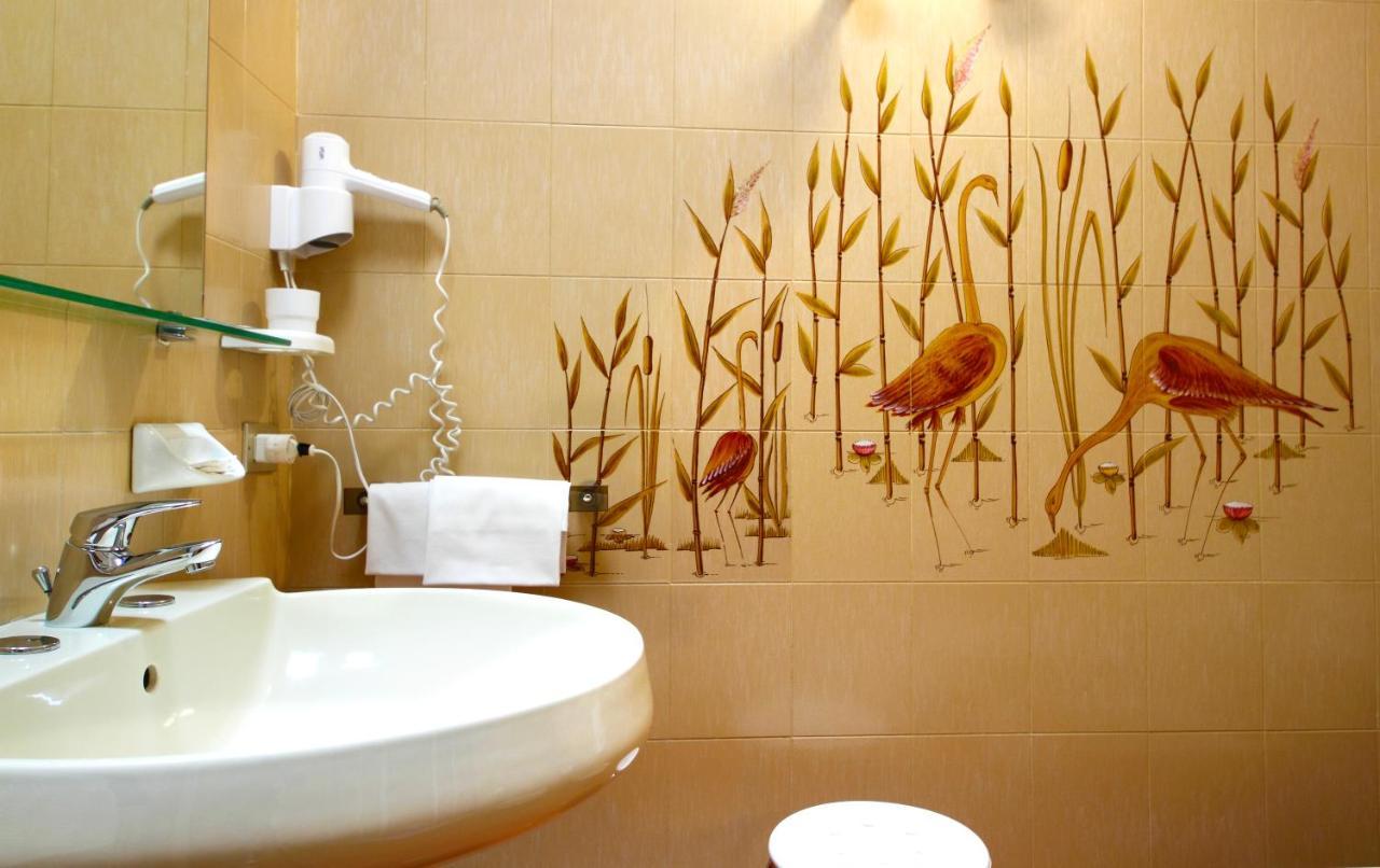 Albergo La Quiete Desenzano del Garda Ngoại thất bức ảnh