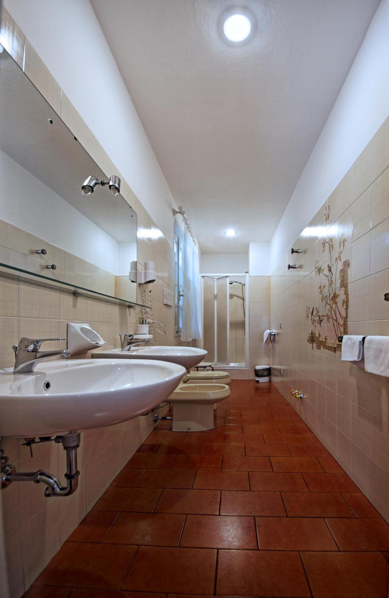 Albergo La Quiete Desenzano del Garda Ngoại thất bức ảnh