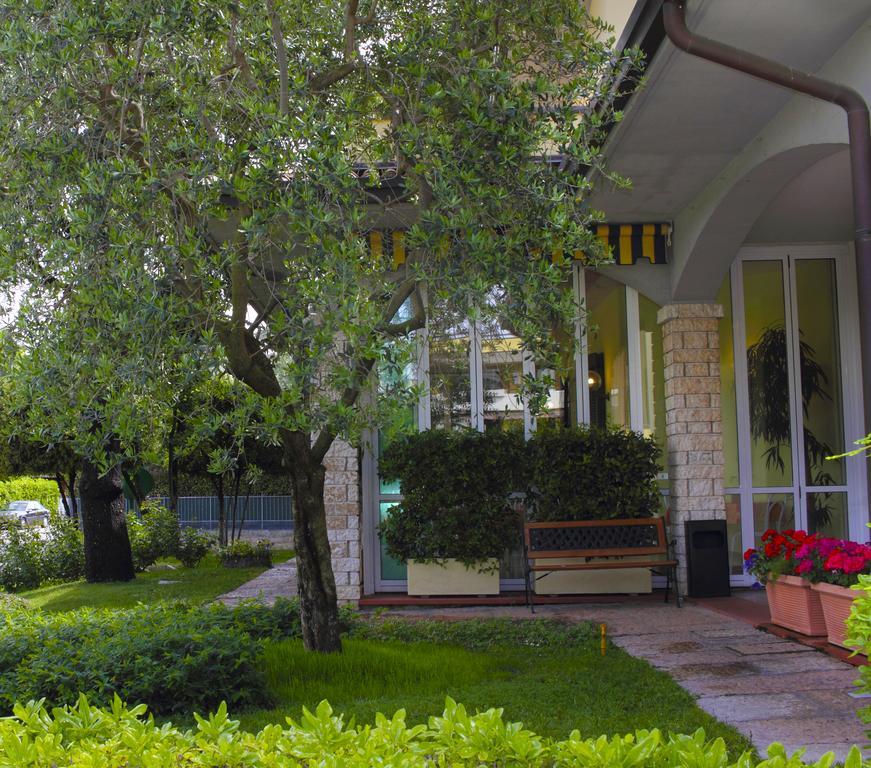 Albergo La Quiete Desenzano del Garda Ngoại thất bức ảnh