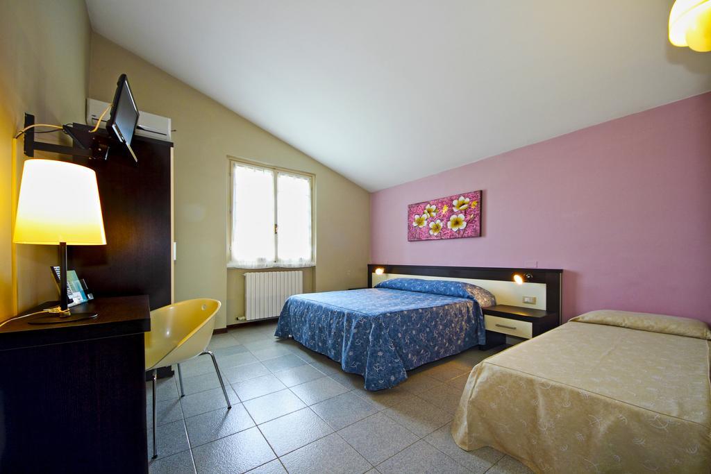 Albergo La Quiete Desenzano del Garda Ngoại thất bức ảnh