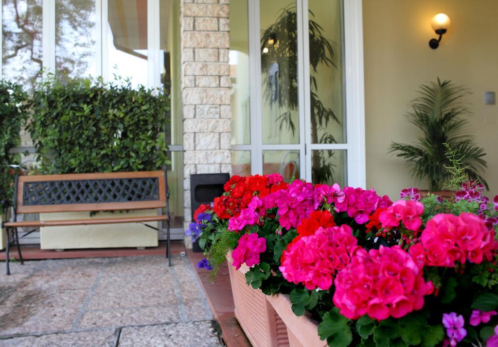Albergo La Quiete Desenzano del Garda Ngoại thất bức ảnh