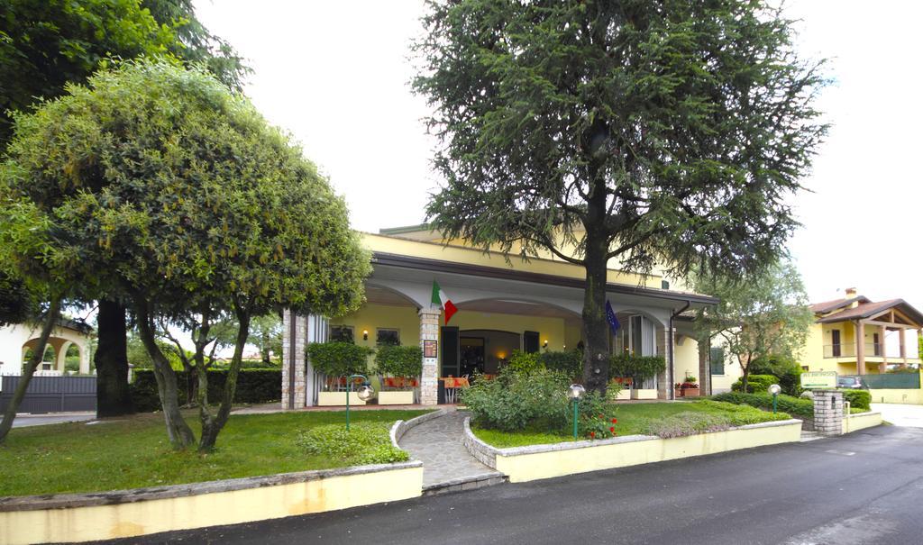 Albergo La Quiete Desenzano del Garda Ngoại thất bức ảnh