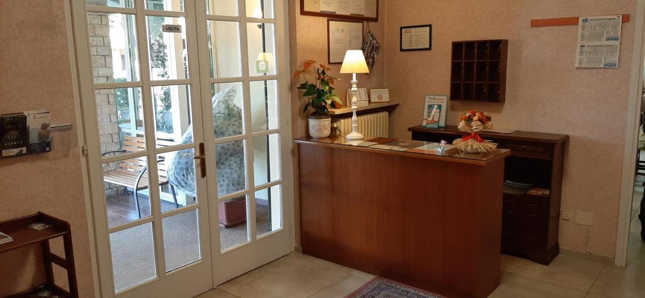 Albergo La Quiete Desenzano del Garda Ngoại thất bức ảnh